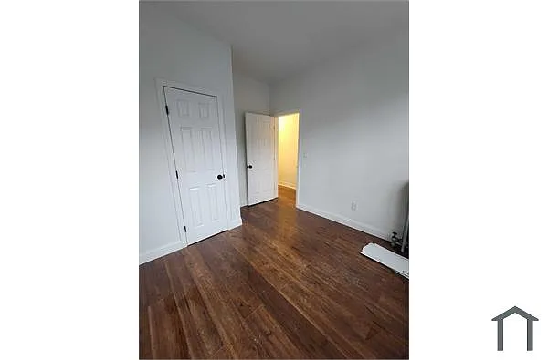 Building Photo - 458 Bristol St #2