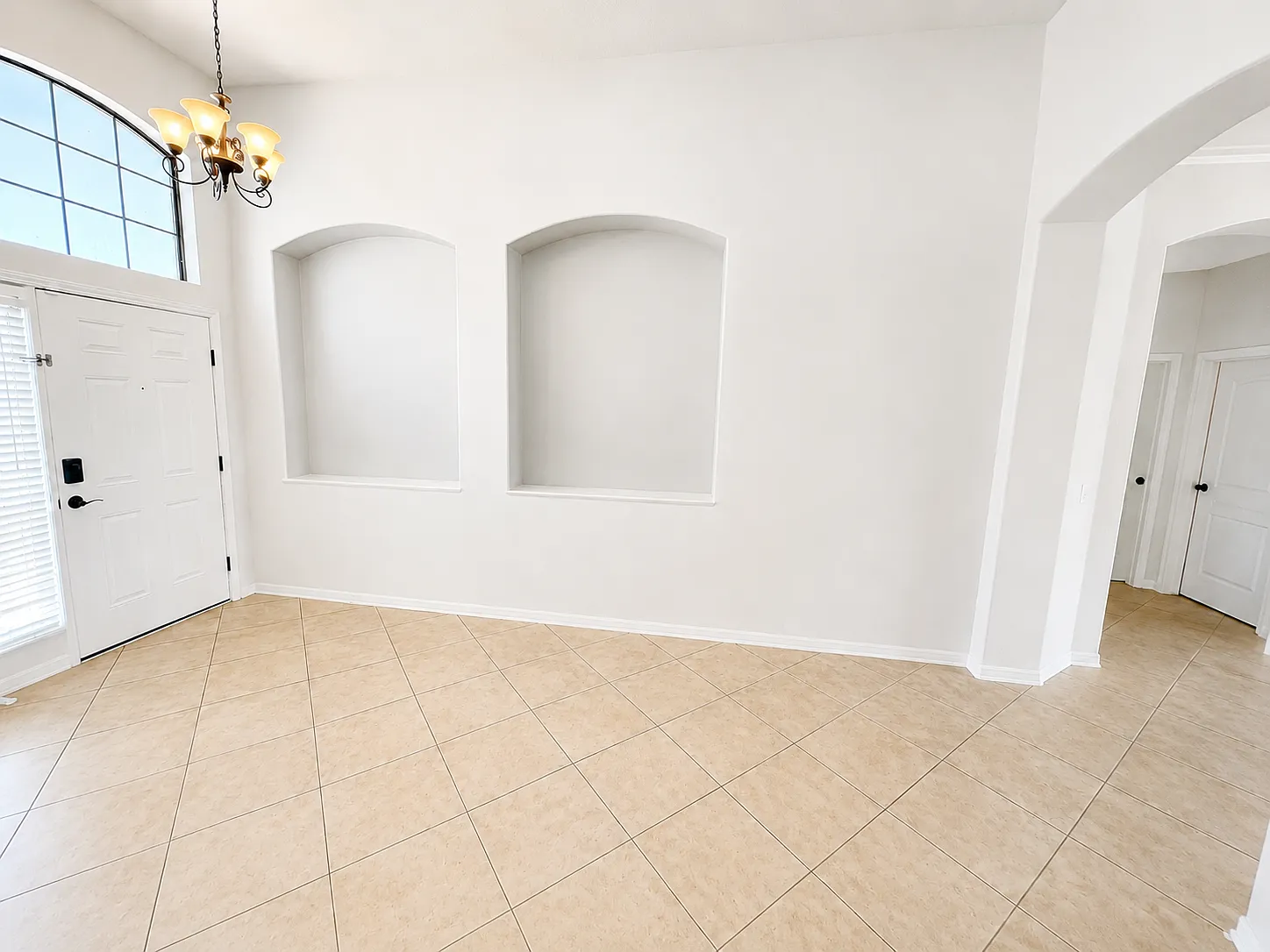 3 bed, 2062 sqft, $3,000 — Photo 3