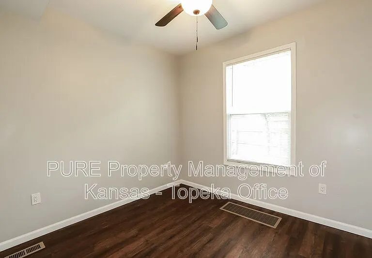 1016 SW College Ave — Photo 18