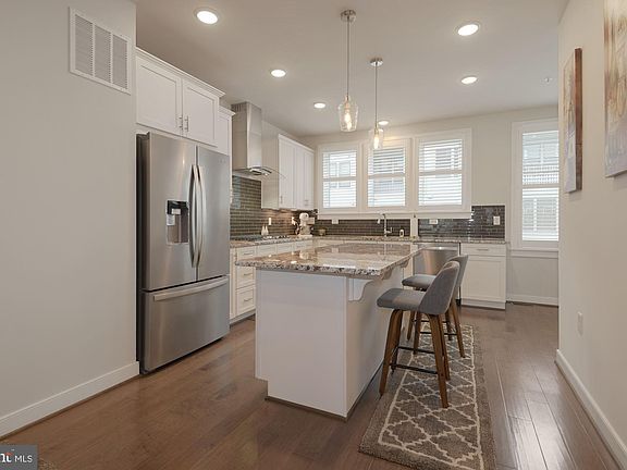 3rd image of 13338 Sherwood Park Ln