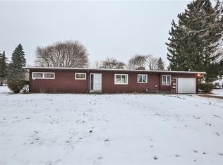 14 Rittenhouse Dr, Honeoye Falls, NY 14472