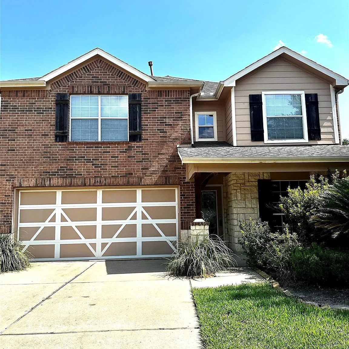 5 bed, 3.5 bath, 2965 sqft, $2,695 — Photo 1