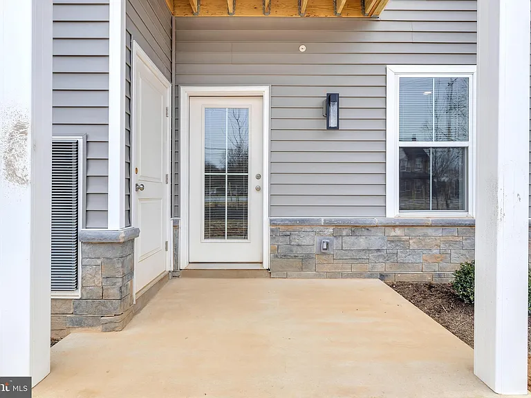 35 Wildflower Ln — Photo 14