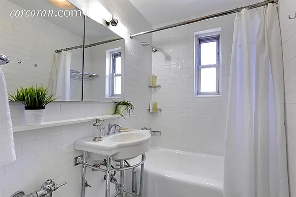 Sold by Corcoran | media 24