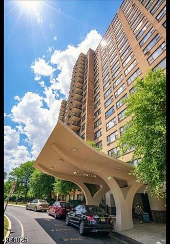 2nd image of 100 Hepburn Rd APT 1F