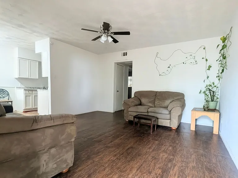 4810 Gaston Ave — Photo 14