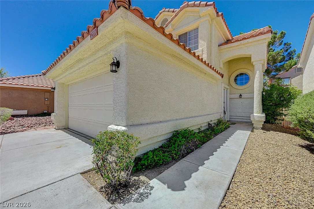 3 bed, 2.5 bath, 1638 sqft, $2,200 — Photo 4