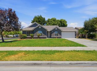 942 Boxwood Ln, Lemoore, CA 93245