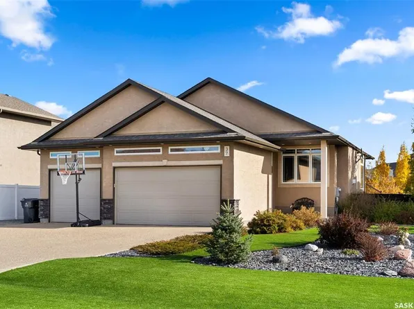 37 Churchill CRESCENT, White City, SK S4L 0C2