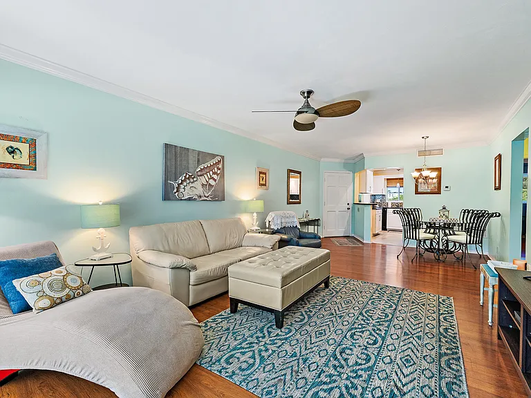 4 Westwood Ave — Photo 10