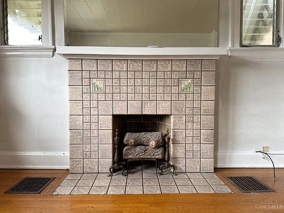 3rd image of 3524 Saint Martins Pl