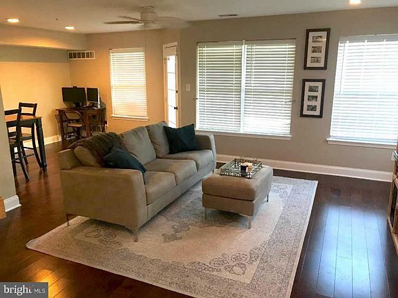 3rd image of 327 Tuvira Ln