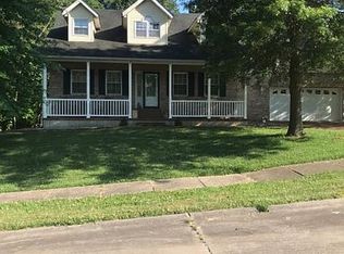 615 Whippoorwill Ln, Grafton, IL 62037