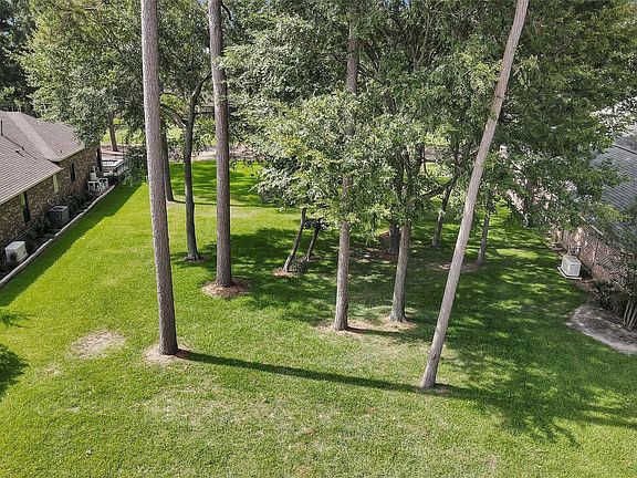 4th image of 11 Grey Moss Ln
