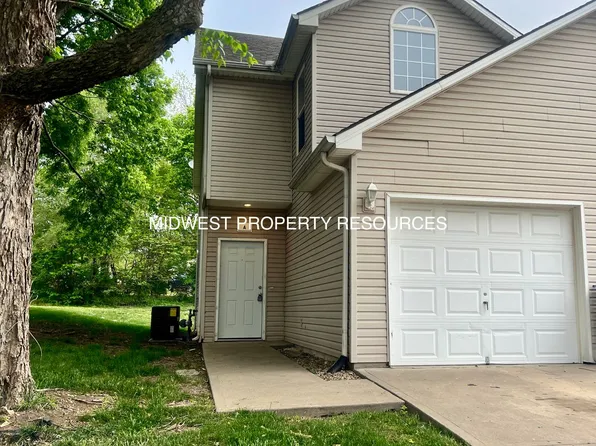 1013A Renee Lynde Dr, Pleasant Hill, MO 64080