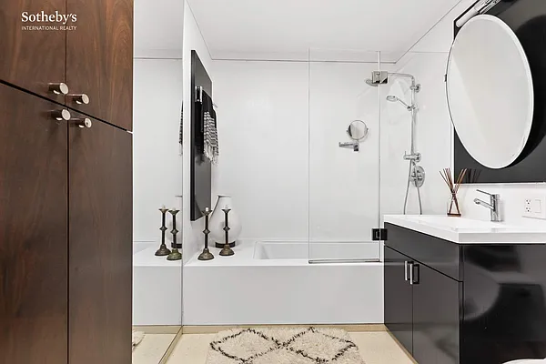 Rented by Sotheby's International Realty | media 10