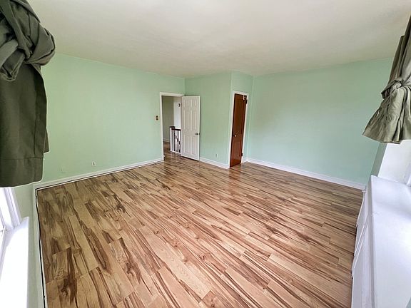 3rd image of 3158 Rawle St Floor 2