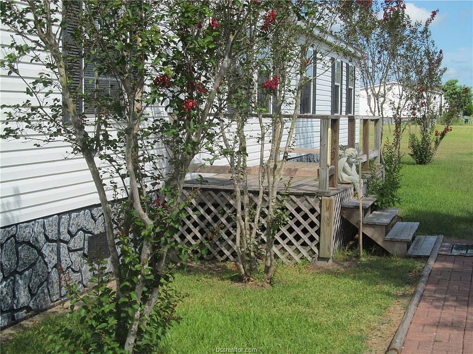 1st image of 10422 Willow Brook Dr