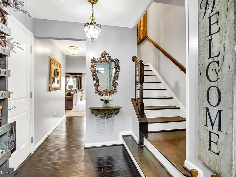927 Brechin Ln — Photo 4