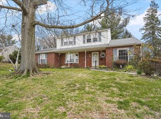 38 Weathervane Rd, Aston, PA 19014