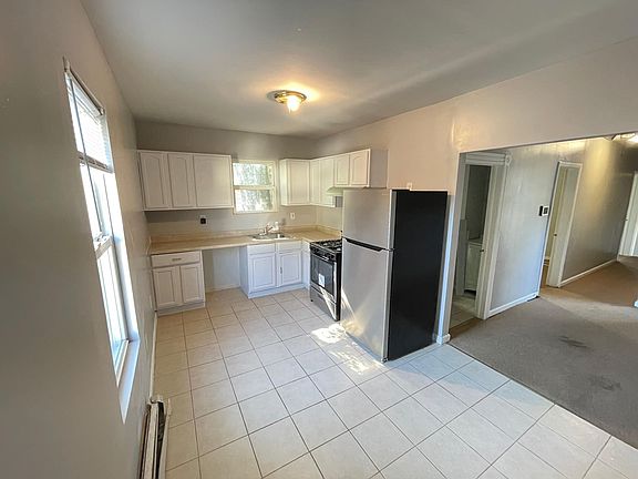 2nd image of 72 Linden Ave #2