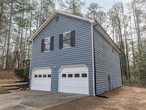 3rd image of 2369 Red Barn Rd SW