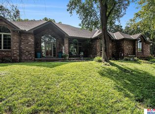 17745 Pioneer Trl, Plattsmouth, NE 68048