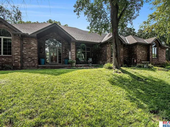 17745 Pioneer Trl, Plattsmouth, NE 68048