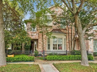 2740 Wroxton Rd, Houston, TX 77005