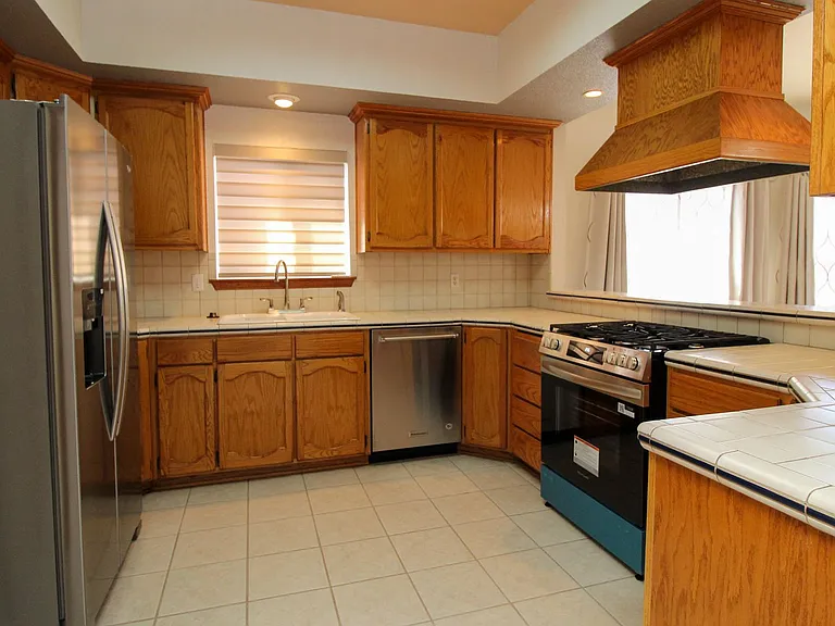 2081 Paseo Del Prado Dr — Photo 9