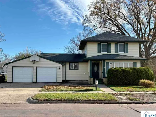 222 Center Ave N, Madelia, MN 56062