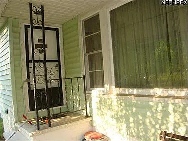 5911 Sunset Dr photo 1