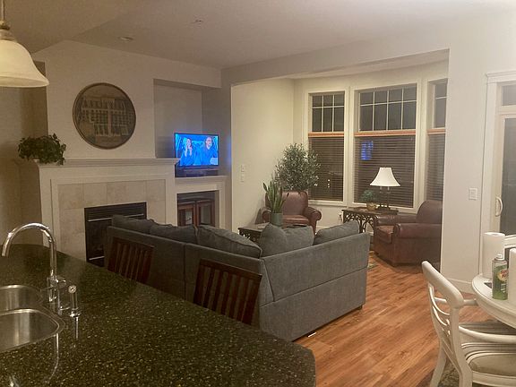 5th image of 1795 Country Club Dr