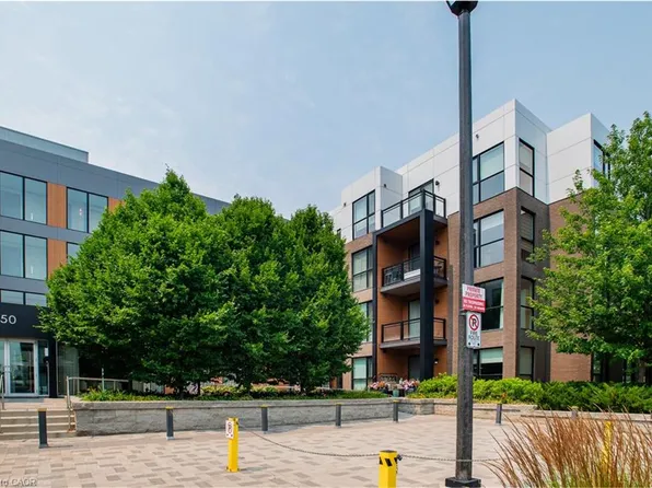 150 Sabina Dr #304, Oakville, ON L6H 0W3