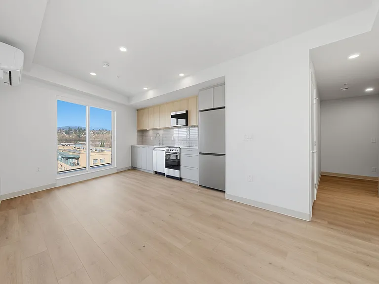 1529 Oxford St — Photo 114
