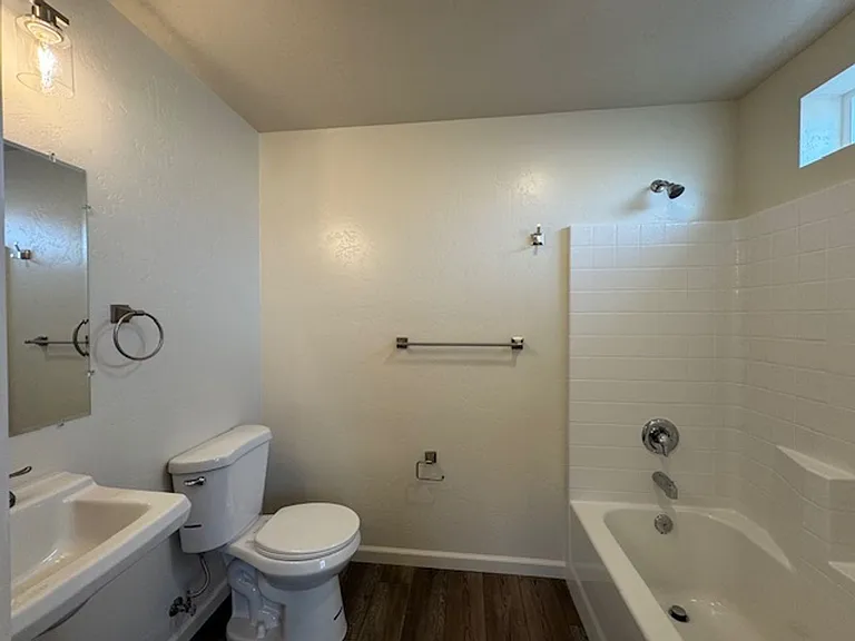 967 W Harris St — Photo 31