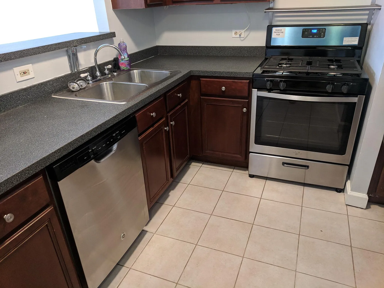 1 bed, 740 sqft, $1,500 — Photo 3
