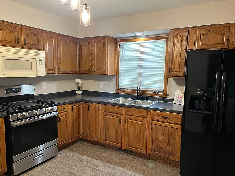 2511 Ashland Ave — Photo 6