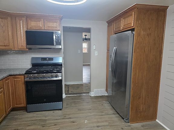 5th image of 3216 Brodhead Rd