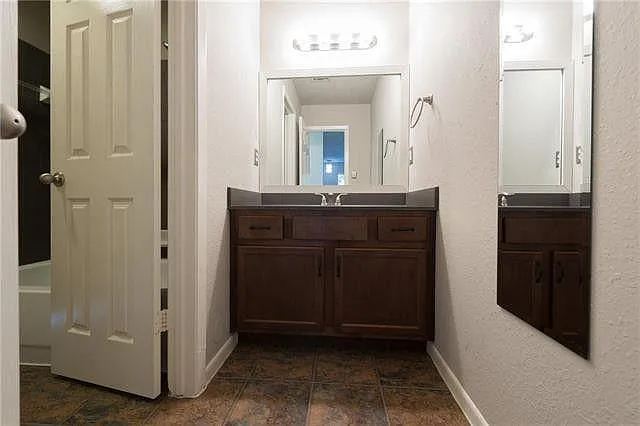 4902 Duval Rd — Photo 17