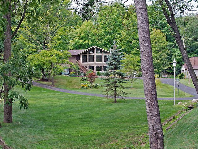 1st image of 14 Oak Creek Dr