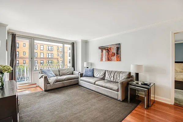 Sold by Compass | media 25