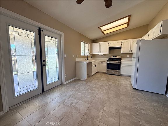 5th image of 18401 Westlawn St