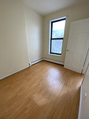 Rented by Manhattan Realty Group | media 5