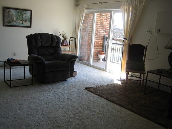 3rd image of 4039 Saratoga Ave APT 214