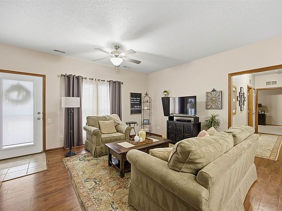 4th image of 2602 NE Oak Dr Unit 5
