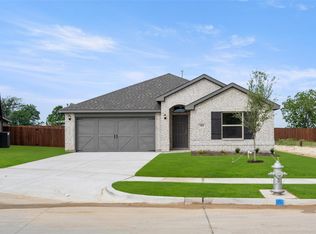 303 Chickasaw Dr, Cleburne, TX 76033