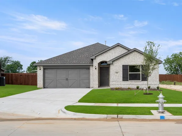 303 Chickasaw Dr, Cleburne, TX 76033