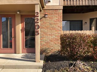 2205 Hedgerow Rd #2205D, Columbus, OH 43220