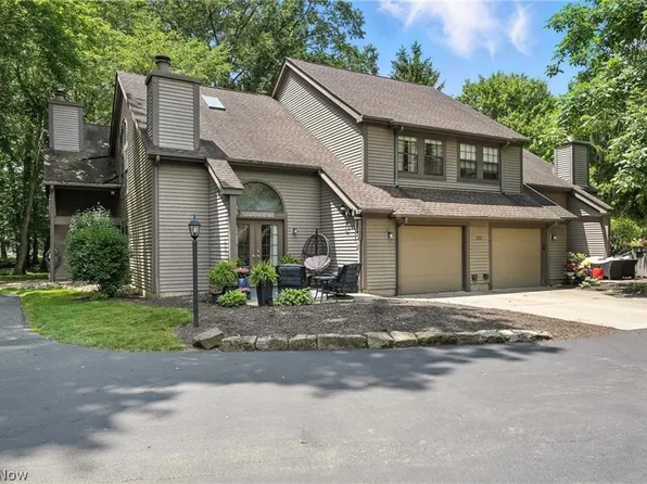 1293 Redtail Hawk Dr #4, Youngstown, OH 44512